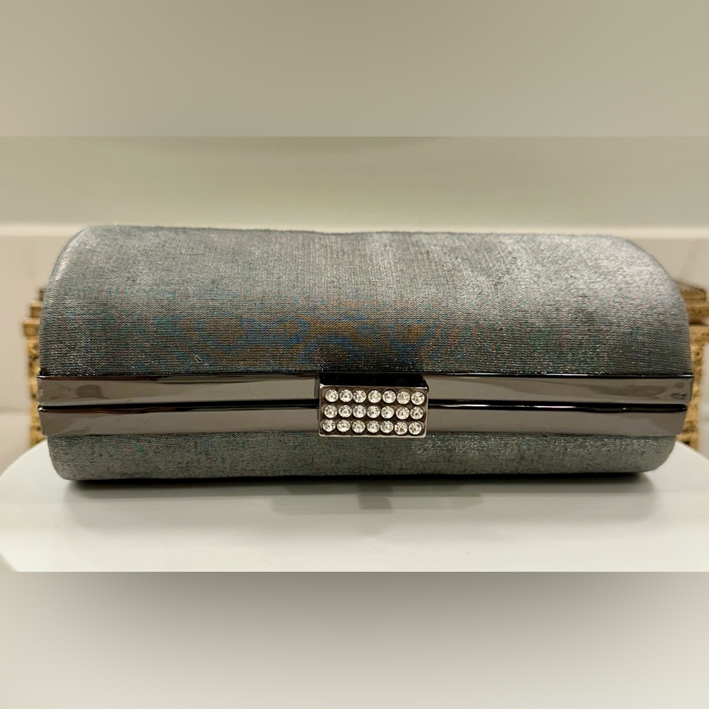 VTG Bloomingdale’s Metallic Silver Evening Bag w/ Crystal Clasp - VGUC - Picture 7 of 17